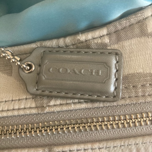 Grey Coach Handbag: leather straps & blue liner - Picture 9 of 14